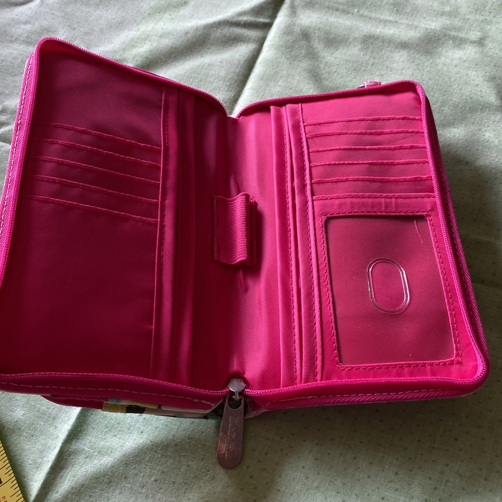 ThirtyOne Wallet has a hook you could add a wristlet strap - Picture 5 of 8